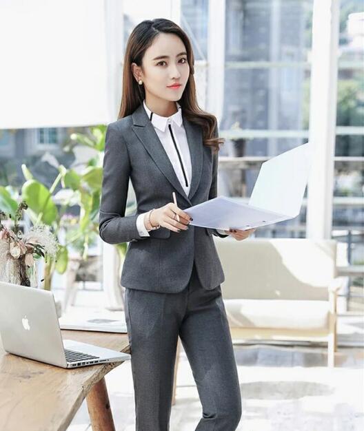 女春秋套職業裝 